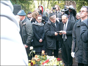 20120504-Funeral Marek_Edelman _funeral_Warsaw.JPG